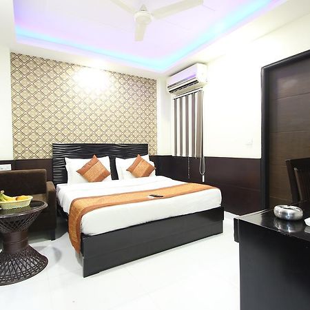Hotel Hill Palace -Near Karol Bagh Metro Station Delhi  Dış mekan fotoğraf