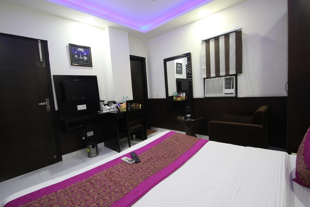 Hotel Hill Palace -Near Karol Bagh Metro Station Delhi  Dış mekan fotoğraf