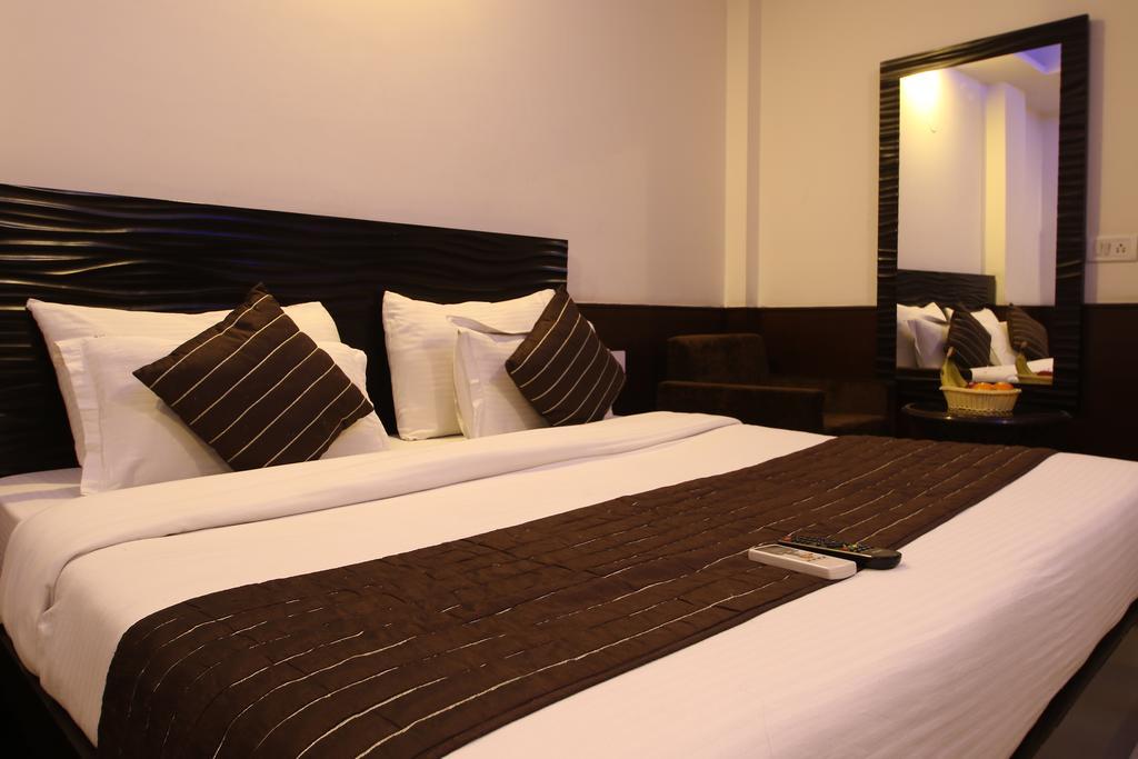 Hotel Hill Palace -Near Karol Bagh Metro Station Delhi  Dış mekan fotoğraf