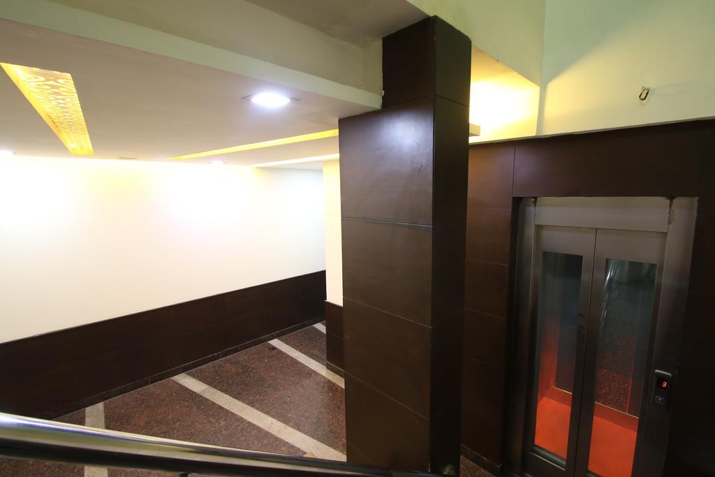 Hotel Hill Palace -Near Karol Bagh Metro Station Delhi  Dış mekan fotoğraf