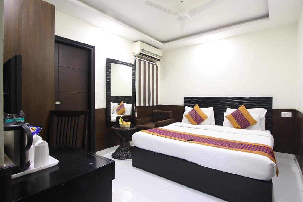 Hotel Hill Palace -Near Karol Bagh Metro Station Delhi  Dış mekan fotoğraf
