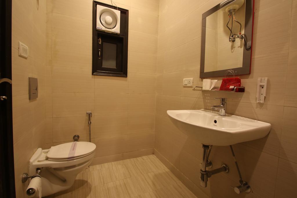 Hotel Hill Palace -Near Karol Bagh Metro Station Delhi  Dış mekan fotoğraf