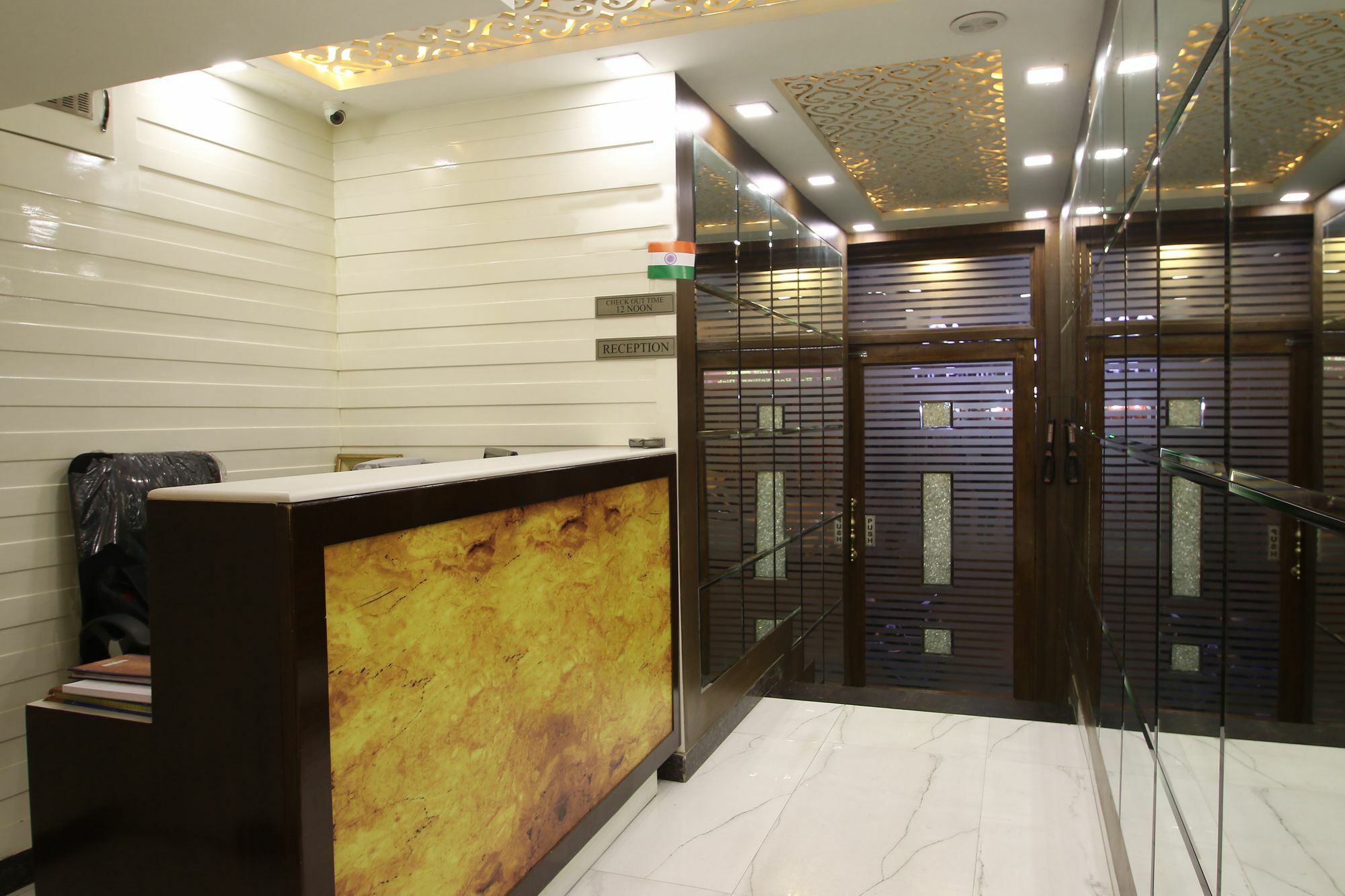 Hotel Hill Palace -Near Karol Bagh Metro Station Delhi  Dış mekan fotoğraf
